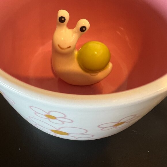 Pair of Surprise Wide-Mouth Ceramic Mugs w/ 3-D Peek-a-Boo Snail & Blue Whale - Picture 6 of 11